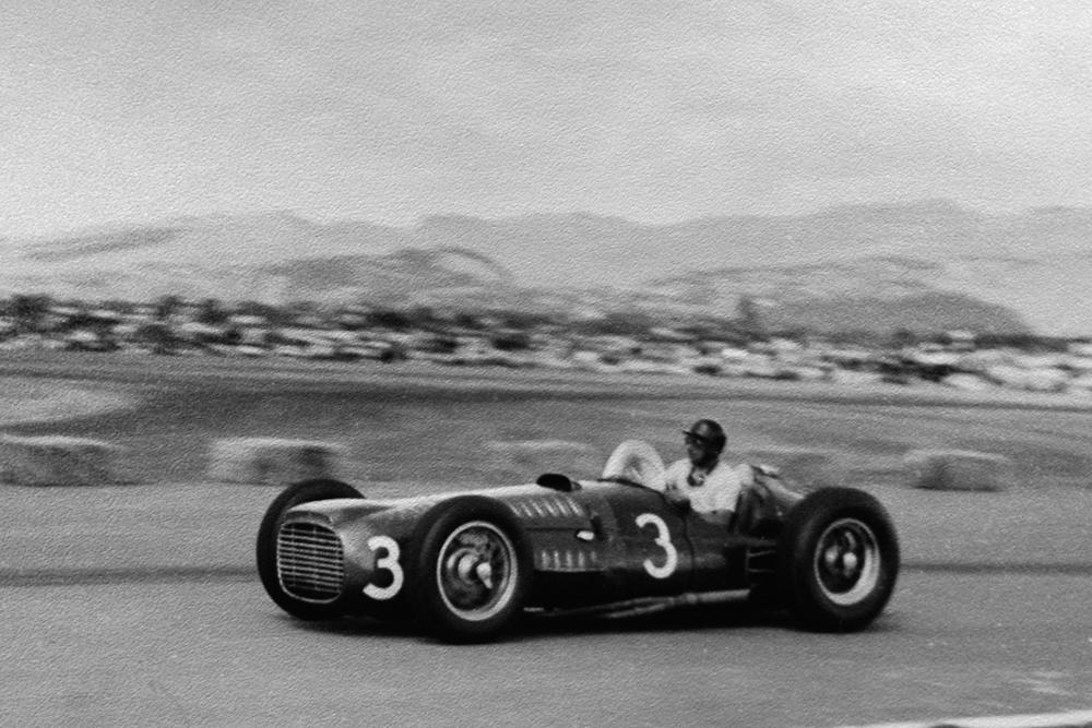 Wigram 1954. English man Ken Wharton abroad the BRM P15 V16. He was to finish 3rd behind the Peter Whitehead Ferrari Super Squalo and the HWM Alta of Tony Gaze.