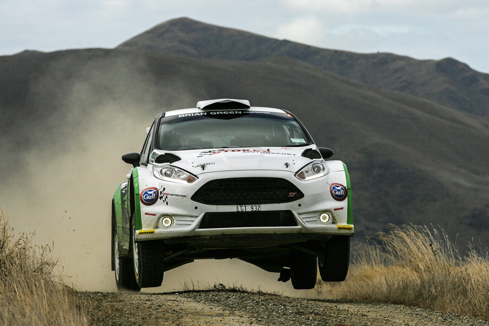 Brendon Reeves and Rhianon Gelsomino take 'the jump' on Shag Valley Back Road SS14, Rally Otago 2019