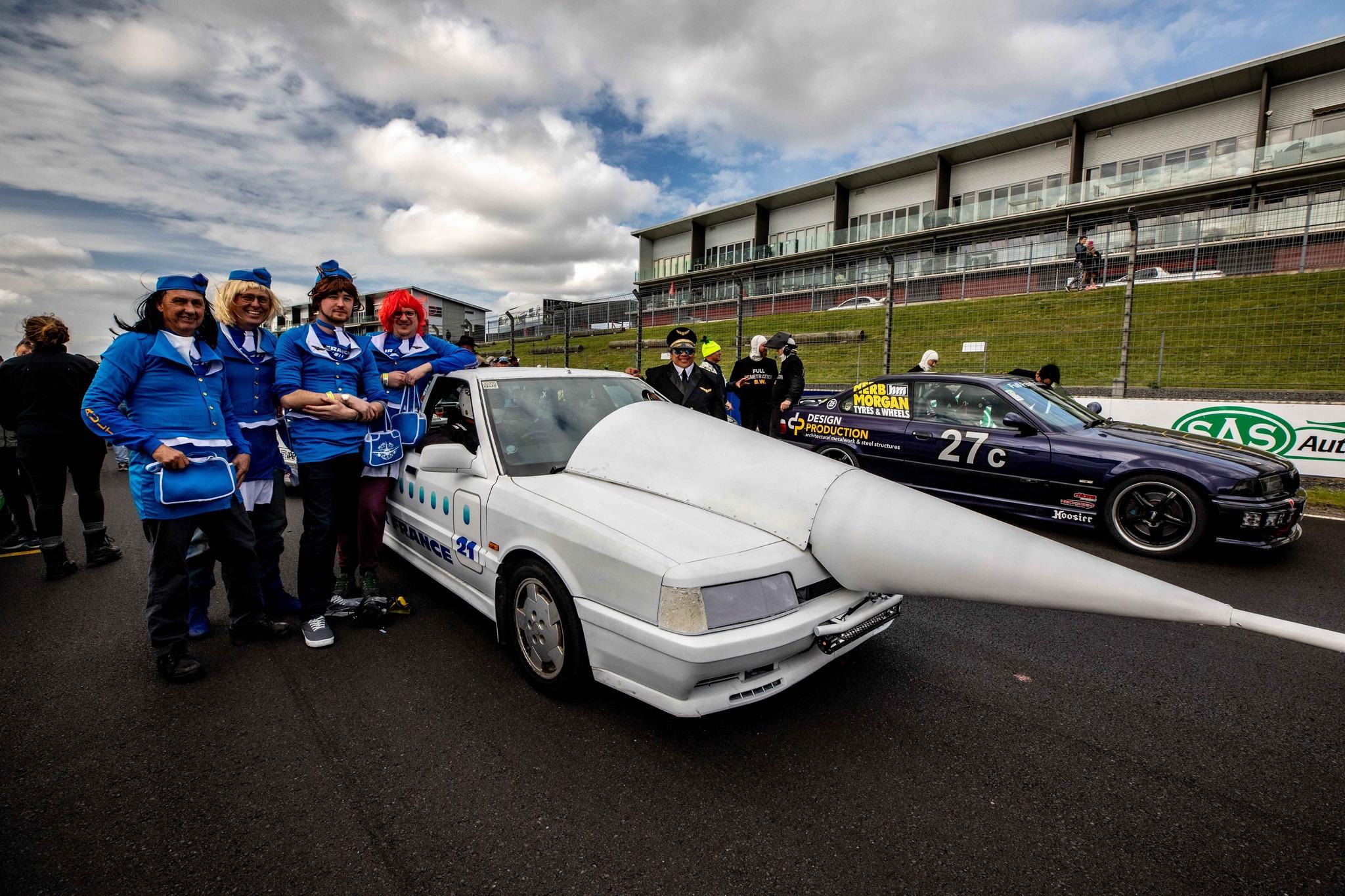 NurBurgerRing 24 hour race underway at Hamptons Downs this weekend