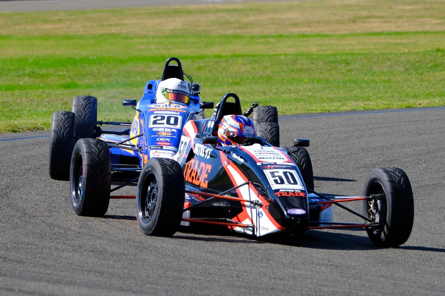 Potter shines at Manfeild as Knowles’ lead reduced at NZ Formula Ford ...