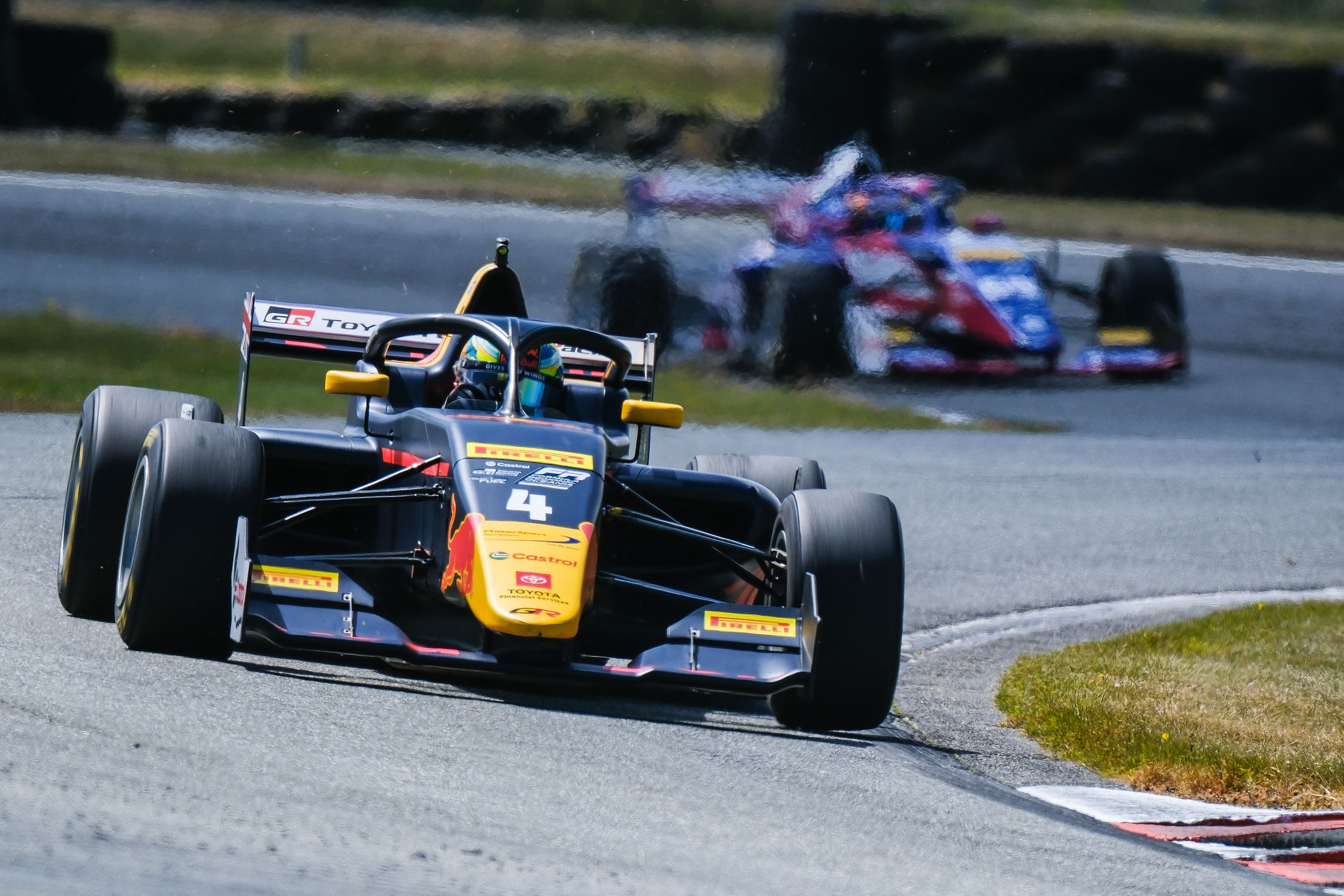 Terratonga Track Lindblad and Heuzenroeder set Thursday pace at Teretonga | Talk Motorsport