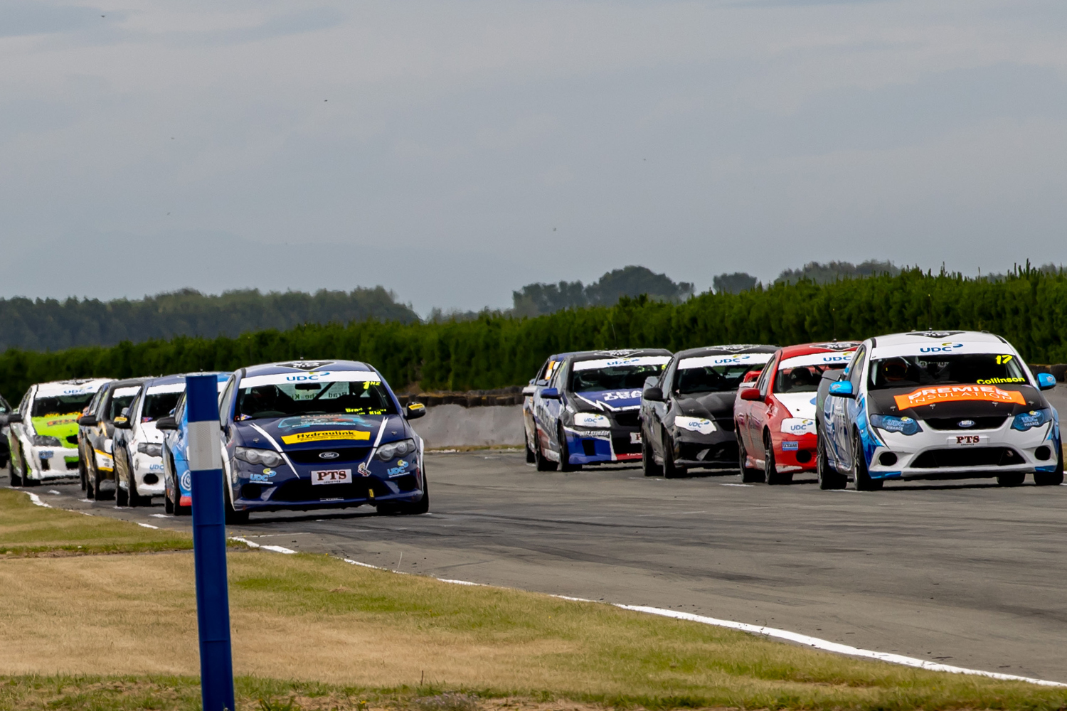 Timuru Raceway Records fall as the V8 Utes fly at Timaru International Raceway | Talk ...