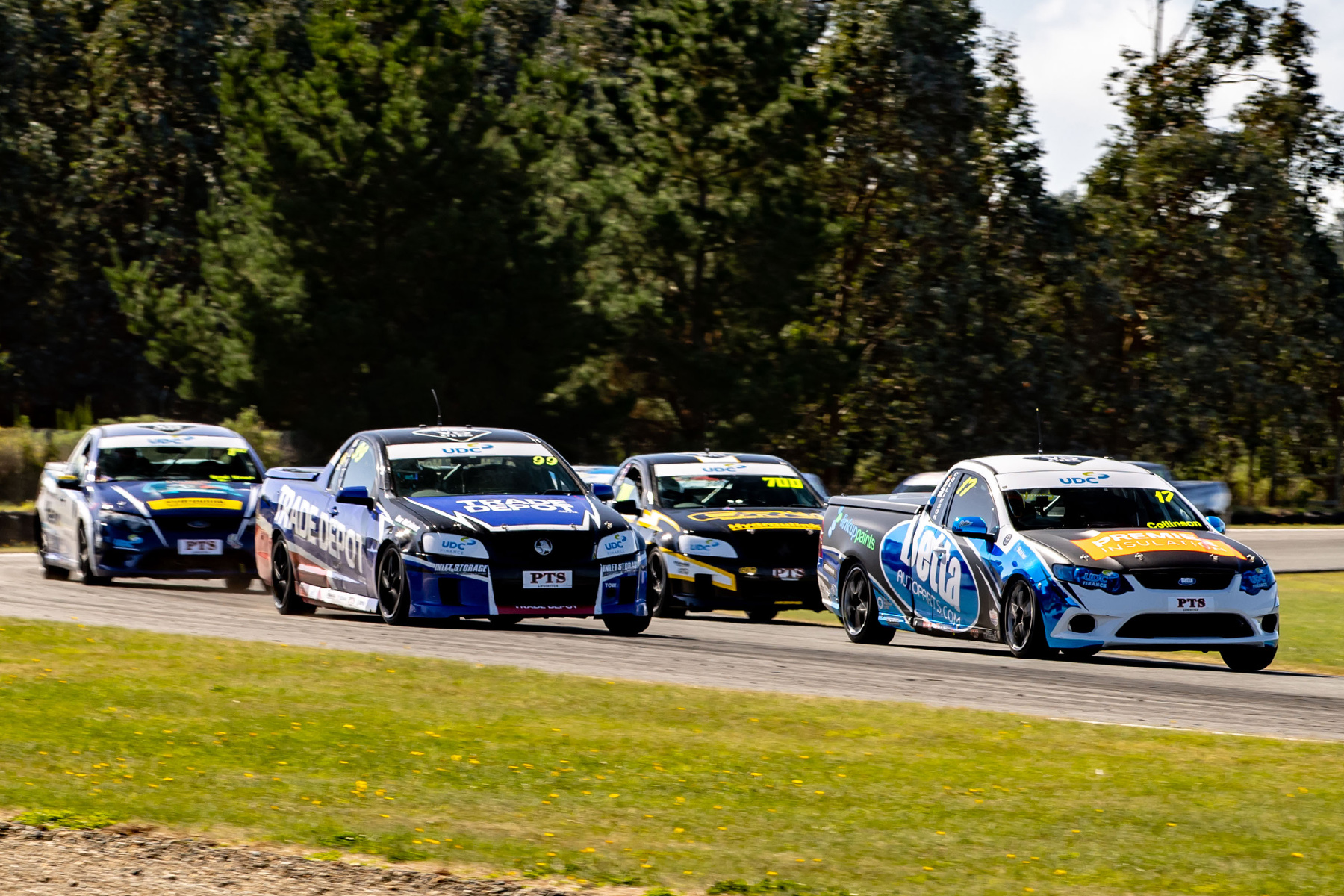 Teretonga Collinson wins at Teretonga in V8 Utes | Talk Motorsport