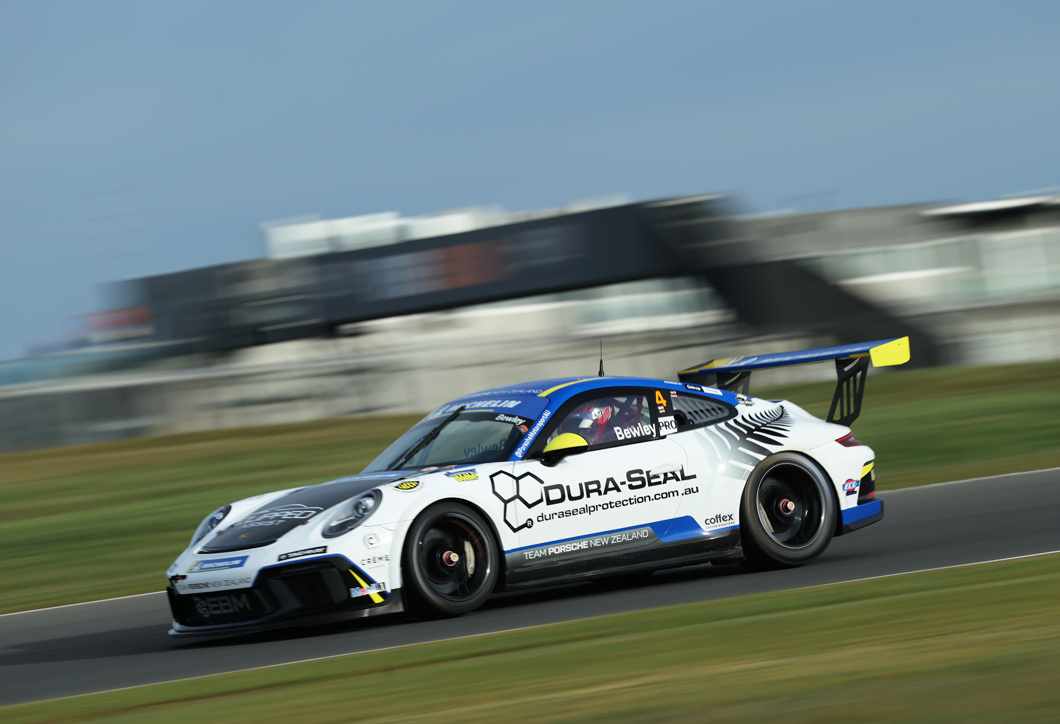 Pole, race win and lap record for Bewley | Talk Motorsport