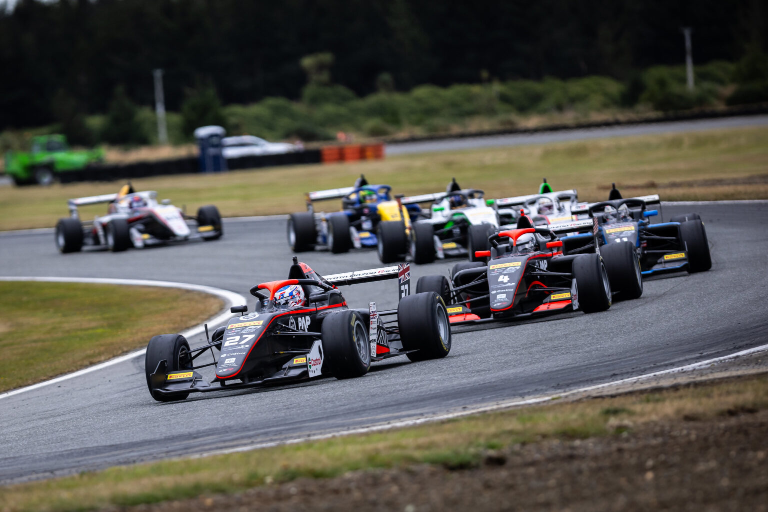Ugochukwu mistake allows Slater into title chase | Talk Motorsport