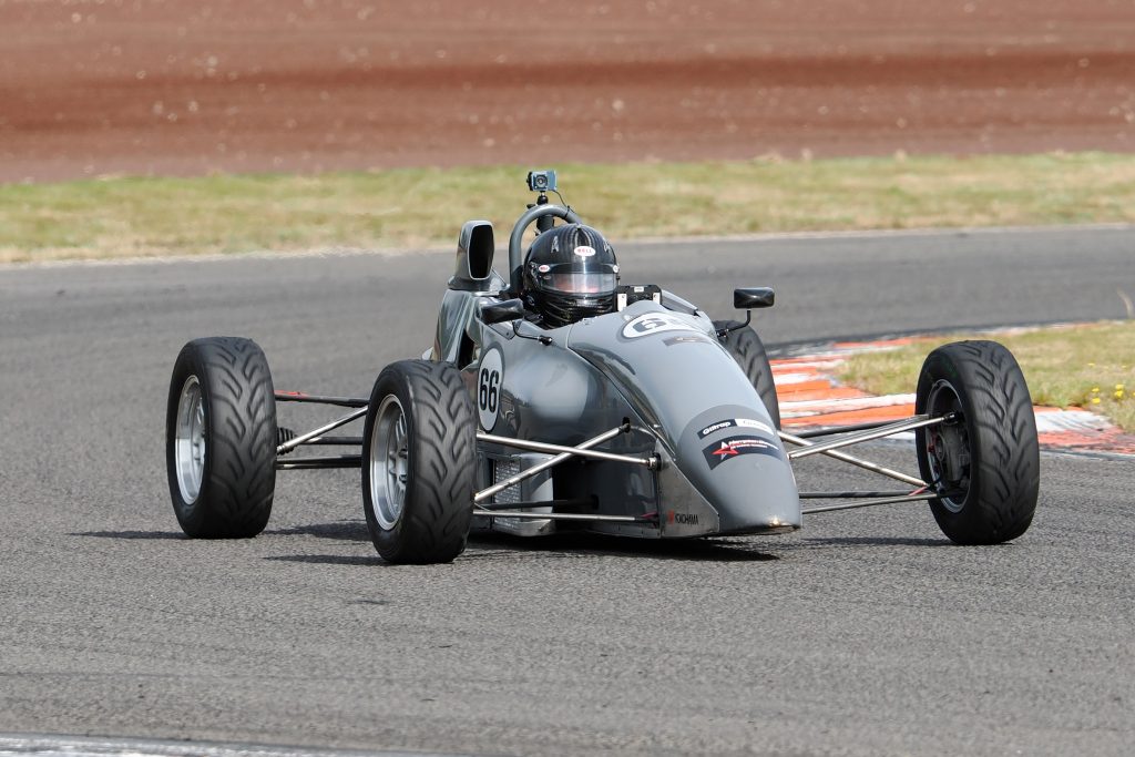 #66 James Collie was first in the NIFF series Class 2 photo Geoff Ridder