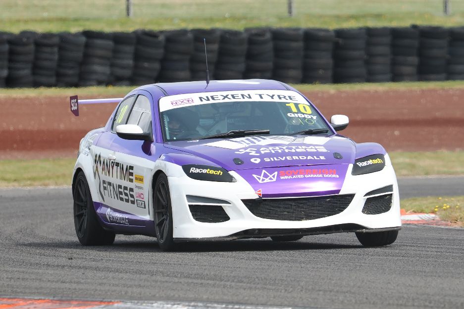 Giddy takes title in Mazda Racing Series | Talk Motorsport