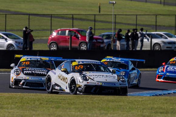 Rob Hunter Racing Hunter Robb leads Sprint Challenge into South Australia | Talk Motorsport